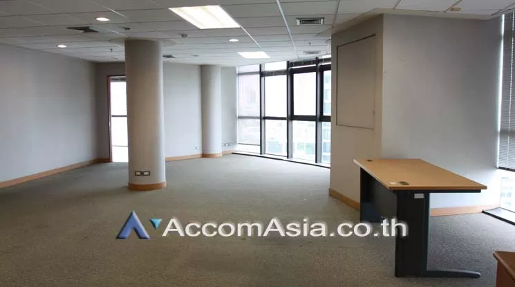  2  Office Space For Rent in Sukhumvit ,Bangkok BTS Ekkamai at Modern Town Building AA17506